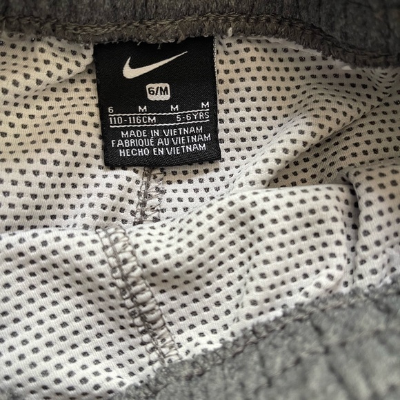 Nike Short Set - Picture 3 of 3